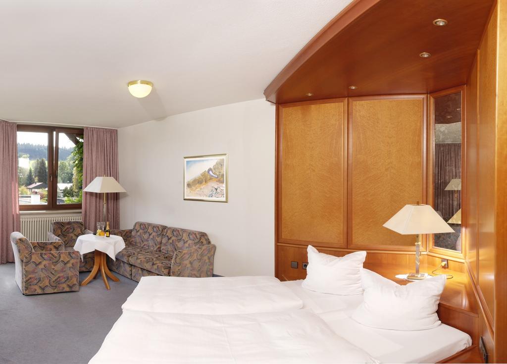 Hotel Hohe Linde Isny im Allgäu Oda fotoğraf